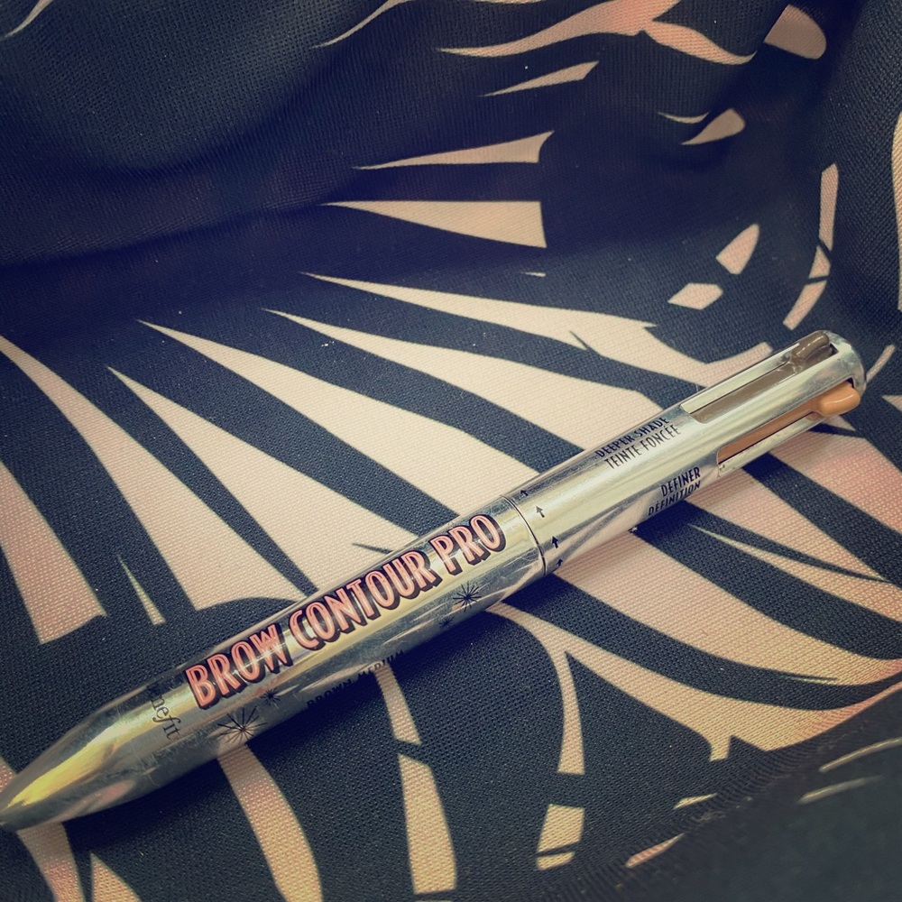 Benefit brow contour pencil